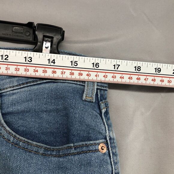 Signature Levis Heritage Boyfriend Jeans Size 6 Women Regular Fit Light Wash - Picture 10 of 13